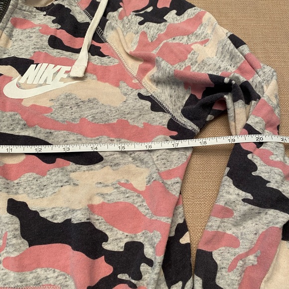 Nike Light-weight Pink, Cream & Black Camo Zip Up - Small - Picture 5 of 9